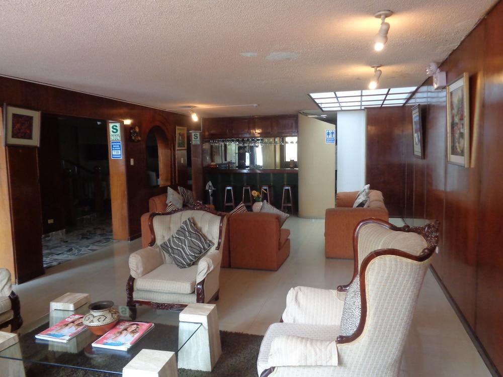 Hotel El Carmelo Miraflores 2*